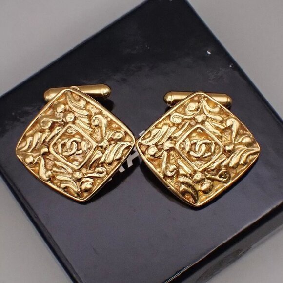 CHANEL CC Logo Diamond Shape Cufflinks Gold-Plated GHW France Accessory 67YH096 - Picture 1 of 8
